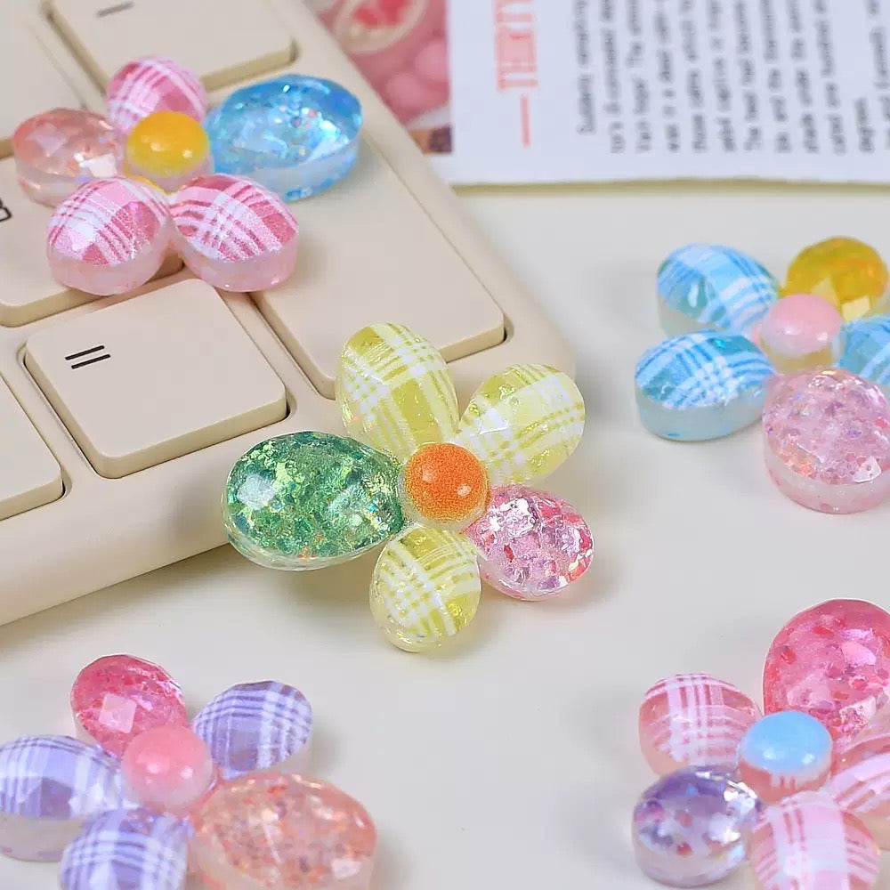 Crystal Flowers Grid Pattern Charms