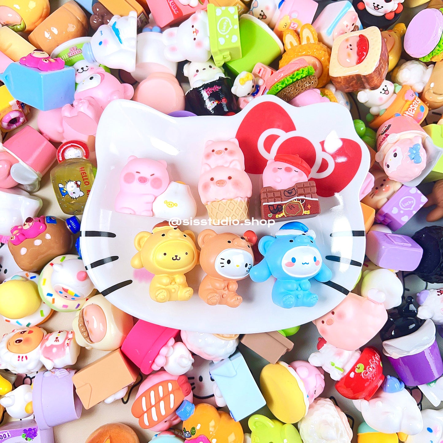 Encantos de botellas para manualidades de bricolaje.