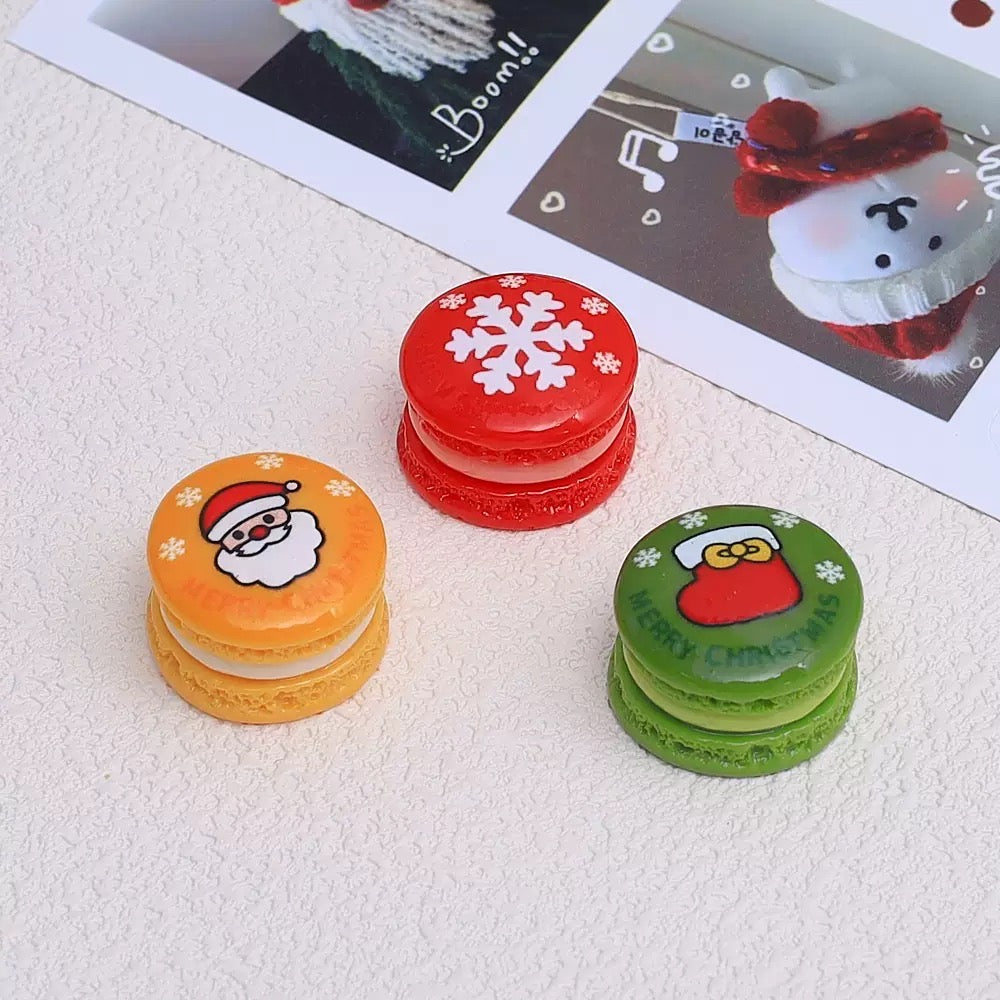 Christmas Macaroon Charms