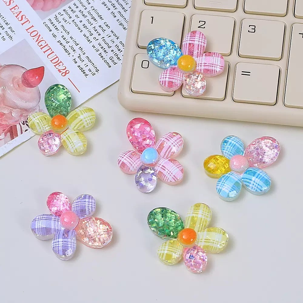 Crystal Flowers Grid Pattern Charms