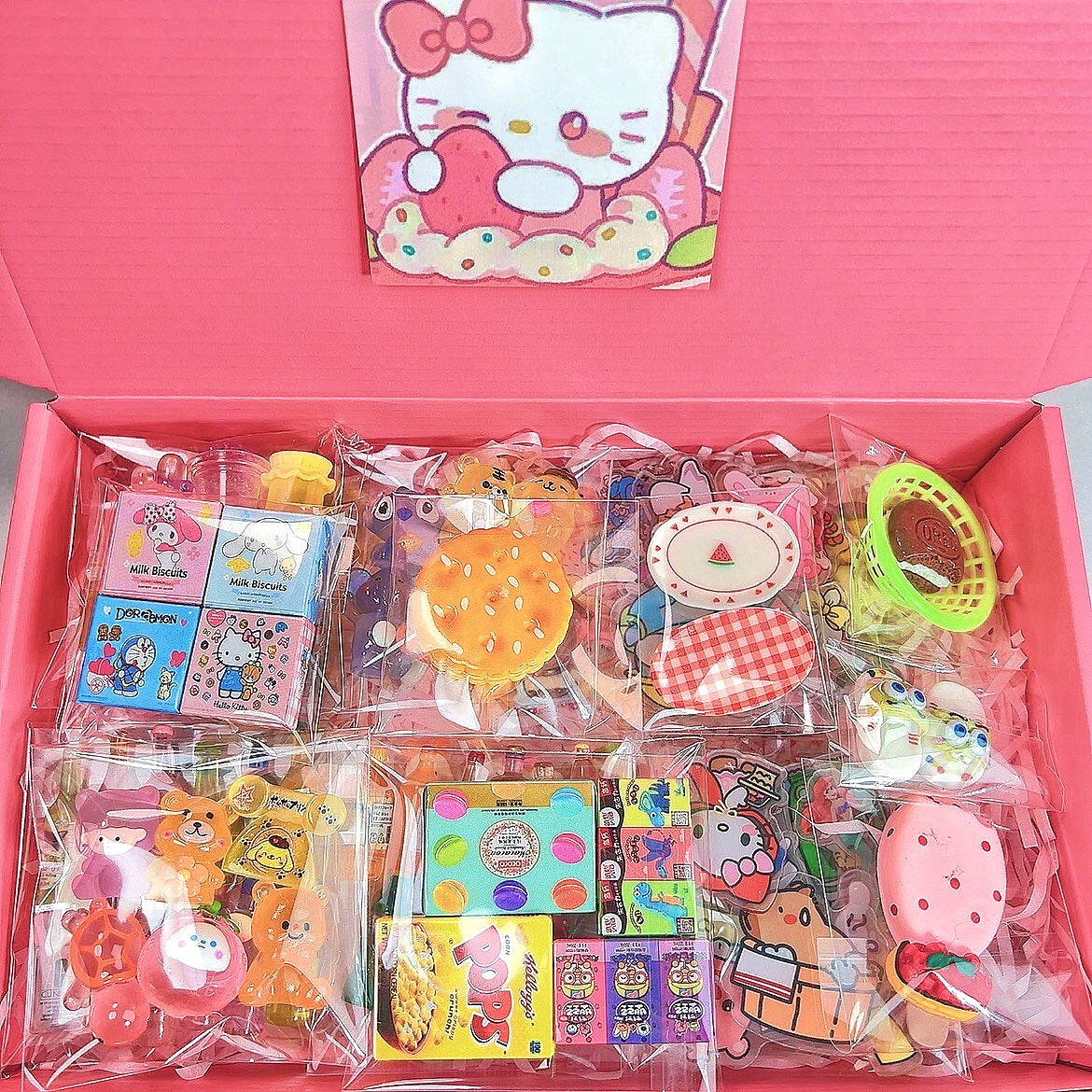 CHARMS MYSTERY GIFT BOX