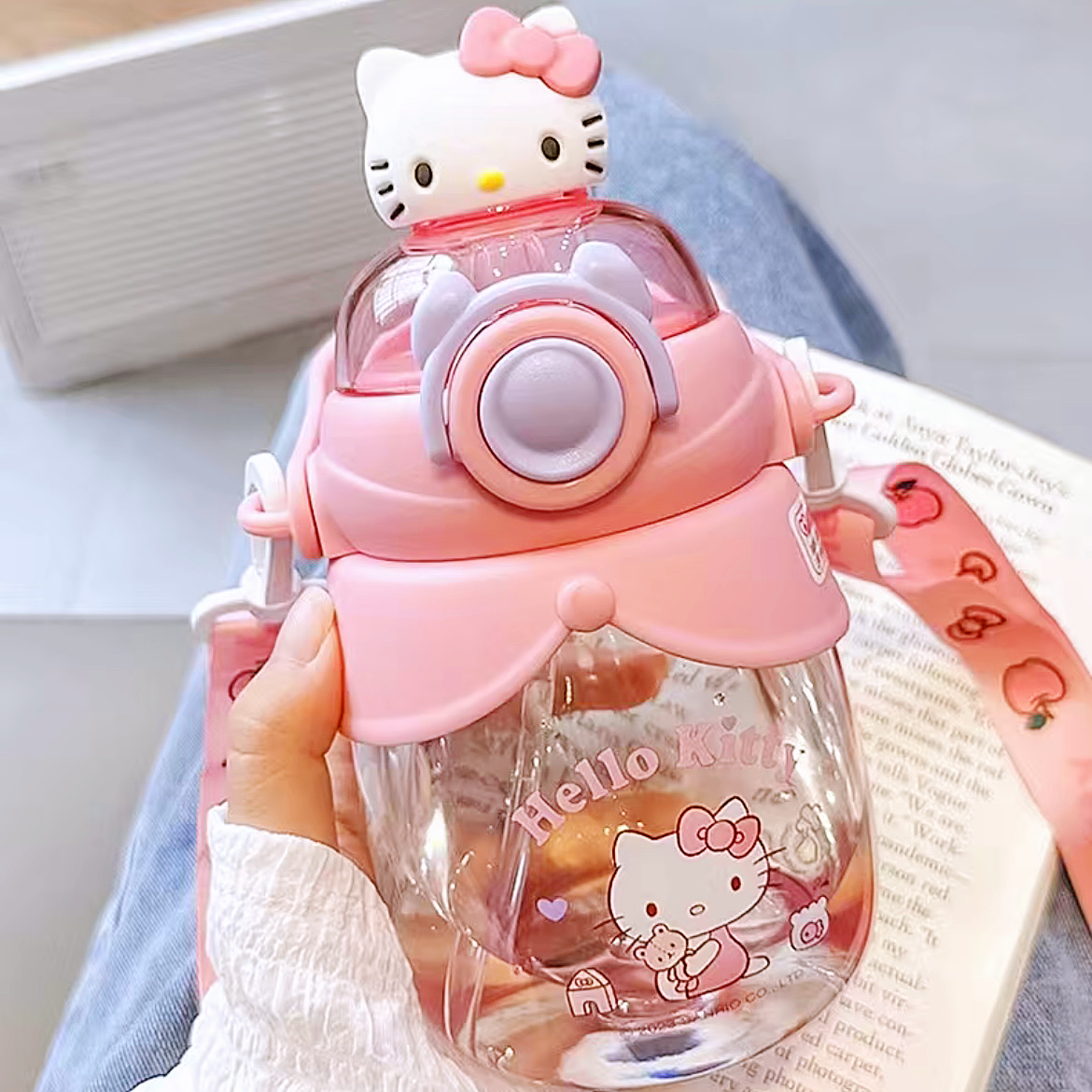 HEELO KITTY WATER BOTTLE