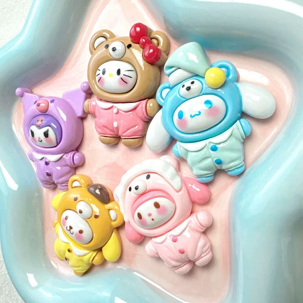 Grandes dijes de galletas de dibujos animados. 