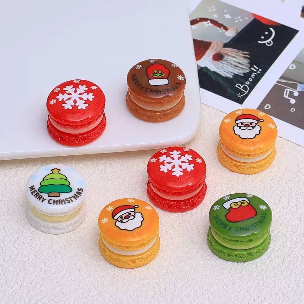 Christmas Macaroon Charms