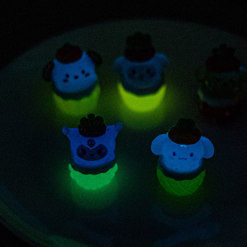 Amuletos luminosos de frutas Sanrio 